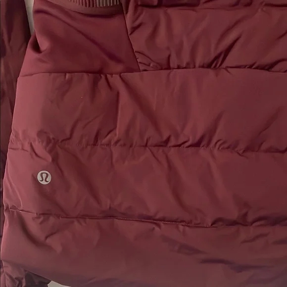 Lululemon Athletica Burgundy Down for It All 700-Down-Fill Jacket Sz 4 - Picture 8 of 8